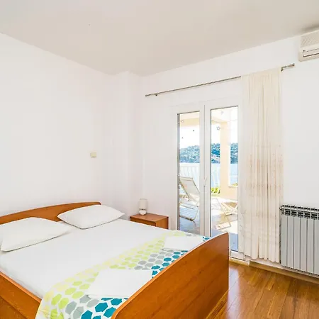 Cozy In Mali With Wifi Lägenhet